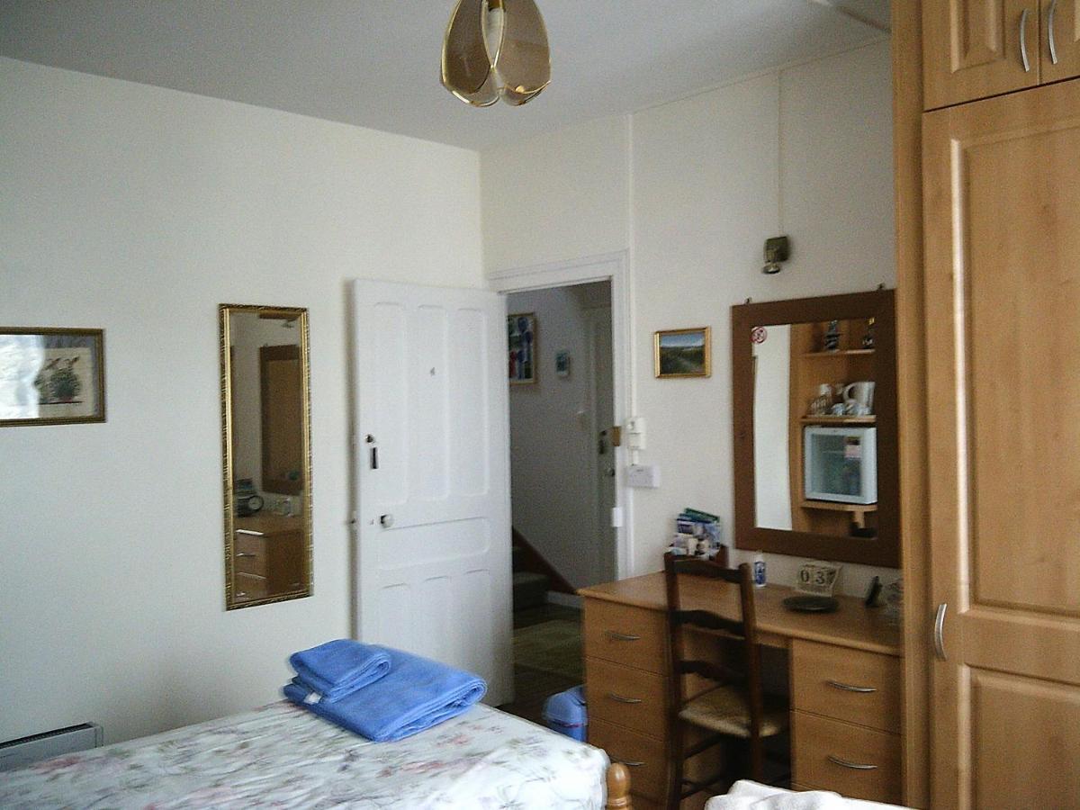 Bed and Breakfast Webb'S Of Glomel Zewnętrze zdjęcie